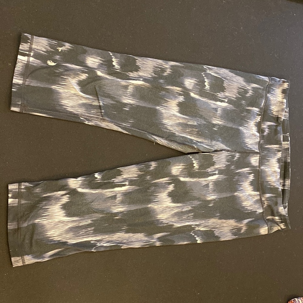 Under armor crop leggings